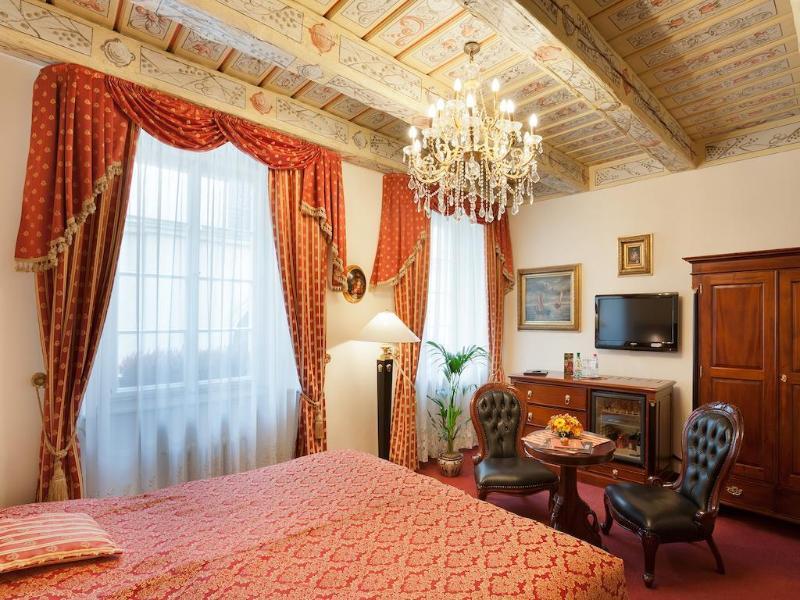 U Zlatého Stromu Hotel