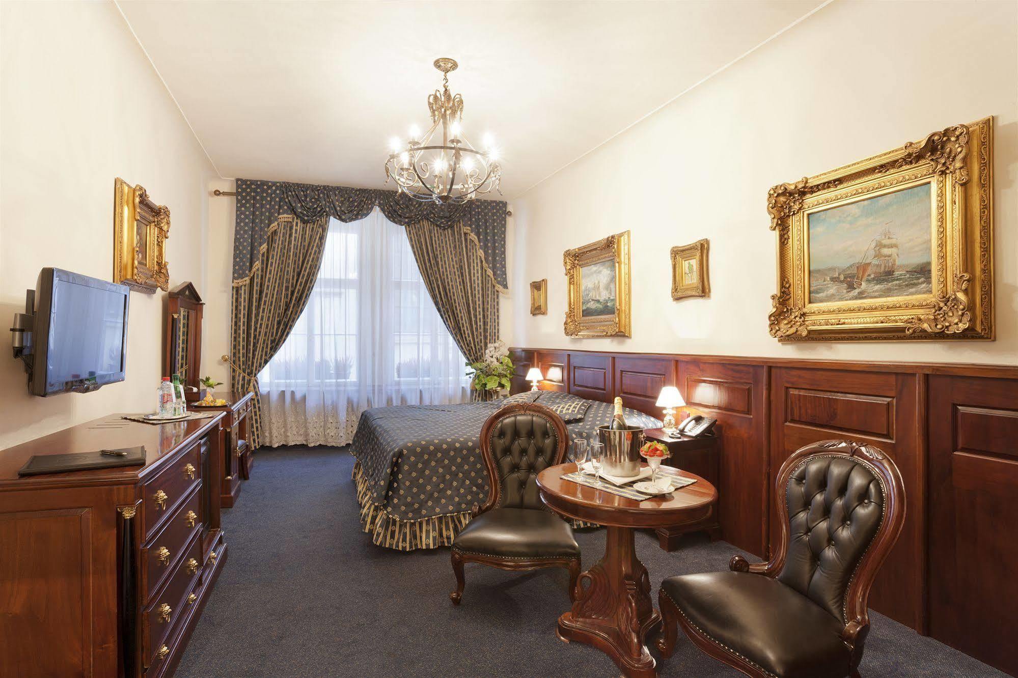 Hotel U Zlatého Stromu 4*